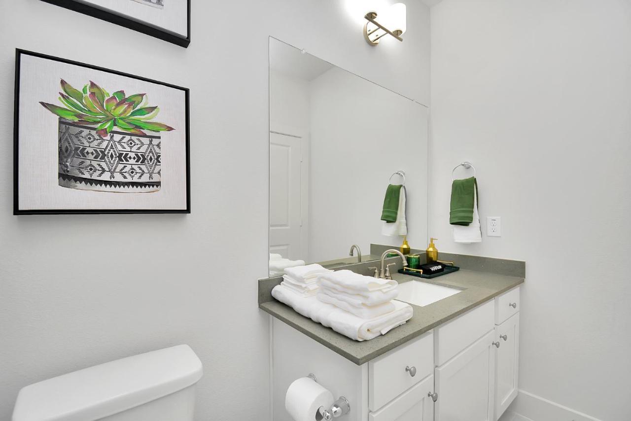 Emerald Palace - New, Modern 3Br Townhome Close To Downtown, Nrg, Med Ctr ฮูสตัน ภายนอก รูปภาพ